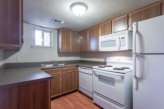 Forrest Brook Apartments in Fort Smith, AR - Building Photo - Interior Photo