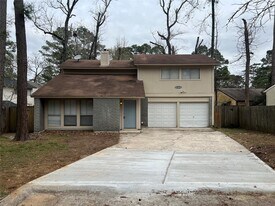 65 Yewleaf Rd in The Woodlands, TX - Building Photo
