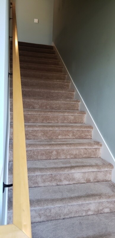 0000 NE Market Dr in Fairview, OR - Foto de edificio - Building Photo