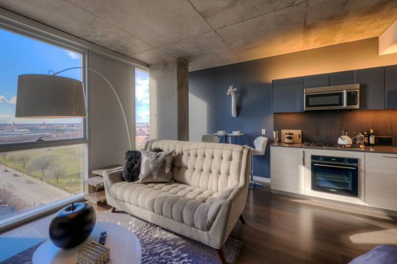 745 W Division St, Unit 1509 in Chicago, IL - Building Photo