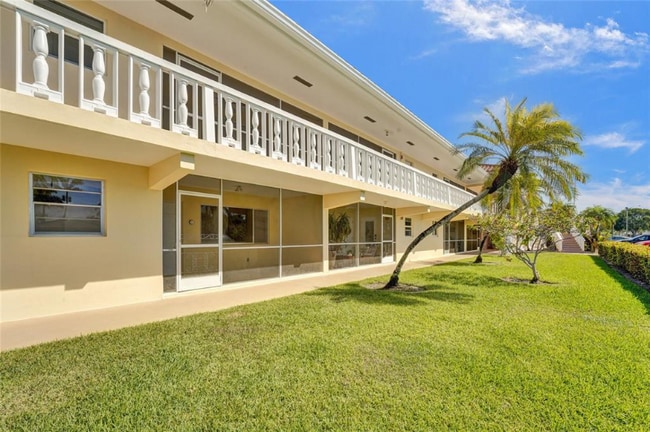 2121 NE 68th St in Fort Lauderdale, FL - Building Photo - Building Photo