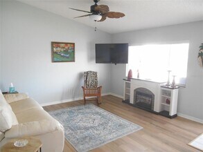 10762 SE 174th Pl in Summerfield, FL - Building Photo - Building Photo