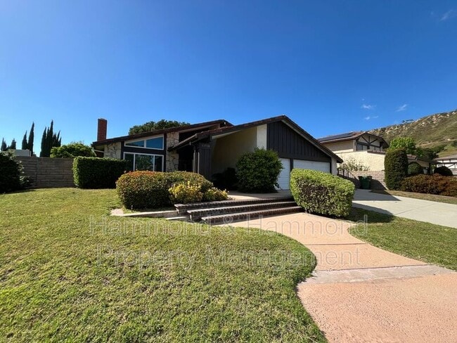 property at 11735 La Tierra Ct