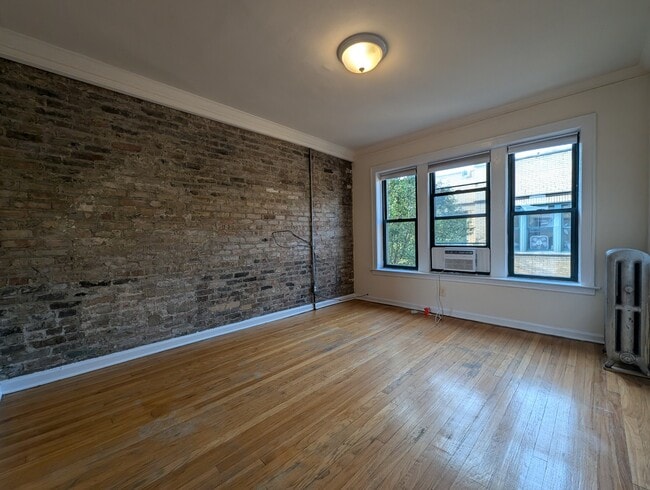 2334.5 N Spaulding Ave in Chicago, IL - Building Photo - Building Photo