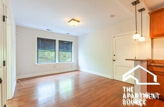 3433 N Lakewood Ave, Unit 2 in Chicago, IL - Foto de edificio - Building Photo