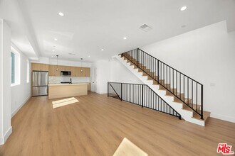 6241 Banner Ave in Los Angeles, CA - Building Photo - Building Photo