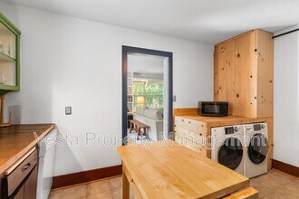 40 Baker Pl in Asheville, NC - Building Photo - Building Photo