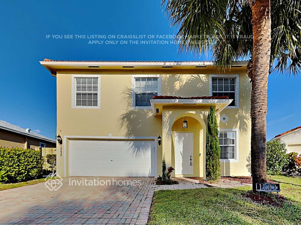 1732 Pierside Cir in Wellington, FL - Building Photo