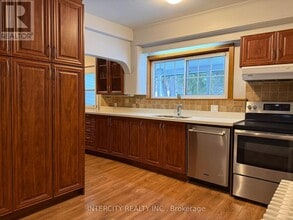 117 Clarence St in Vaughan, ON - Building Photo - Building Photo