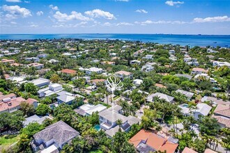 435 Hampton Ln in Key Biscayne, FL - Building Photo - Building Photo