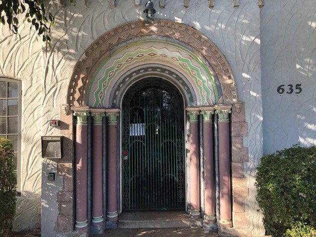 635 E 9th St in Long Beach, CA - Building Photo