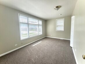 324 N Union St in Aurora, IL - Building Photo - Building Photo