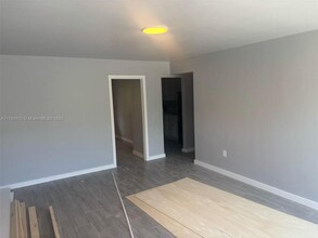 161 NE 117th St in Miami, FL - Building Photo - Building Photo