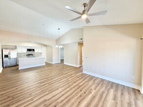 7945 Preserve Cir in Naples, FL - Foto de edificio - Building Photo