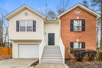 2394 Oakland Spring Dr in Snellville, GA - Building Photo - Building Photo