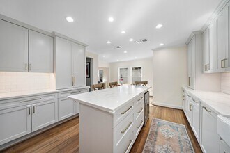 2003 Dryden Rd in Houston, TX - Building Photo - Building Photo