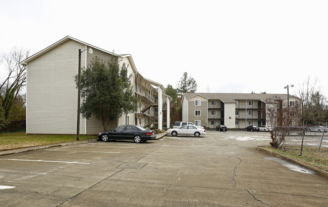 Underwood Square Apartments in Durham, NC - Building Photo - Building Photo