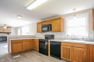 8715 Timberwood Dr in Indianapolis, IN - Building Photo - Building Photo