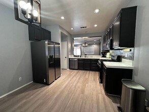 1243 W Avenue H in Lancaster, CA - Building Photo - Building Photo