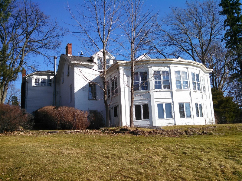 3873 E Lake Rd in Canandaigua, NY - Building Photo