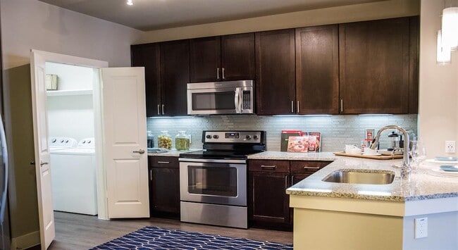 Berkshire Amber in Dallas, TX - Foto de edificio - Building Photo