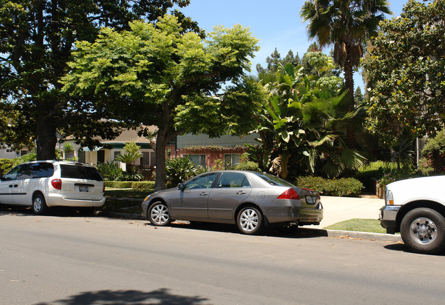 830-832 C Ave in Coronado, CA - Building Photo - Building Photo