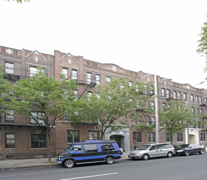 343 Howard Ave in Brooklyn, NY - Foto de edificio