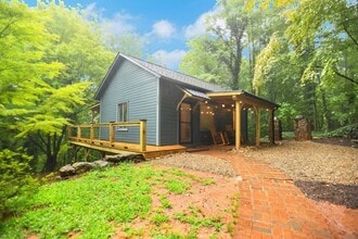 235 Fox Trot Ln in Tryon, NC - Building Photo - Building Photo