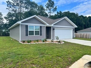3134 Van Day Way in Crestview, FL - Building Photo - Building Photo