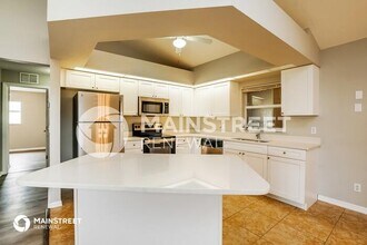2108 NE 15th Ln in Cape Coral, FL - Foto de edificio - Building Photo
