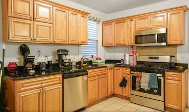 13 Sachem St, Unit 2 in Boston, MA - Foto de edificio - Building Photo