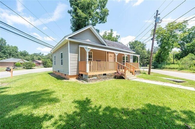 823 Cooper Dr NE in Dawson, GA - Building Photo - Building Photo