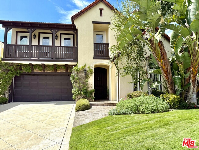 property at 5 Marisol