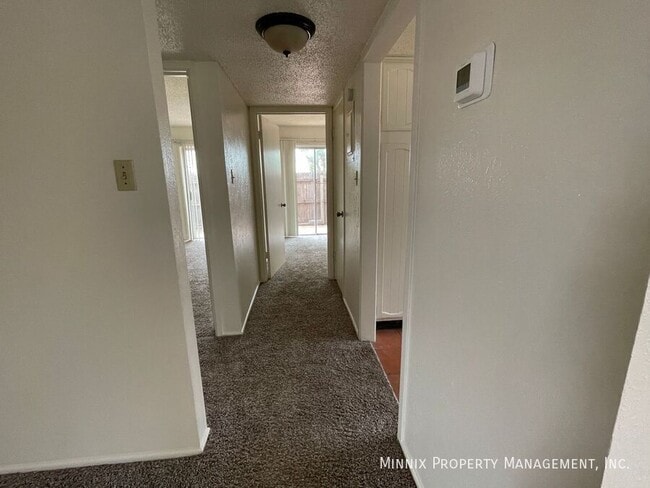 1904 Midland Dr, Unit 12 in Midland, TX - Foto de edificio - Building Photo