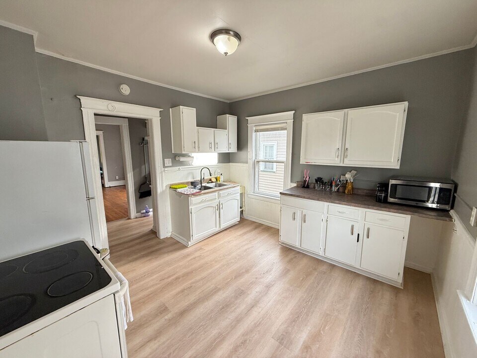 287-289-289 Reynolds St in Rochester, NY - Building Photo