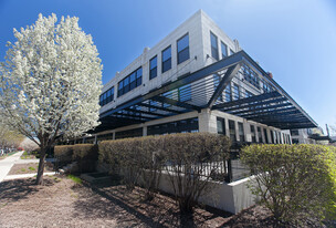 1111 W 14th Pl, Unit 321 in Chicago, IL - Building Photo