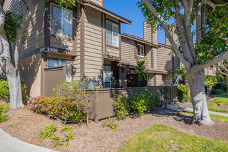 2335 S Cutty Way in Anaheim, CA - Building Photo - Building Photo