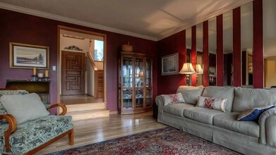 1375 Tiburon Ct SE in Salem, OR - Foto de edificio - Building Photo