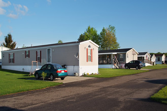 Homestead Manor in Garrettsville, OH - Building Photo - Building Photo