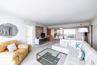 2780 S Ocean Blvd in Palm Beach, FL - Building Photo - Building Photo