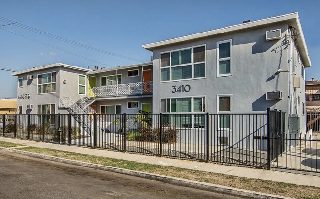 3410 Walton Ave in Los Angeles, CA - Foto de edificio - Building Photo