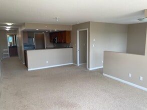288 Ungless Way in Port Moody, BC - Building Photo - Building Photo