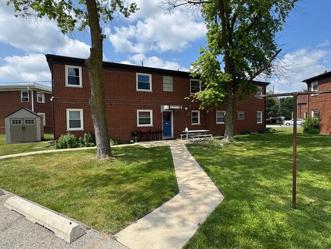 4435 Eberly Ave in Brookfield, IL - Foto de edificio - Building Photo