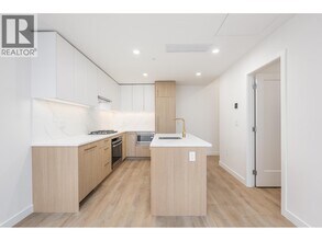 600 Rochester Ave in Coquitlam, BC - Building Photo - Building Photo