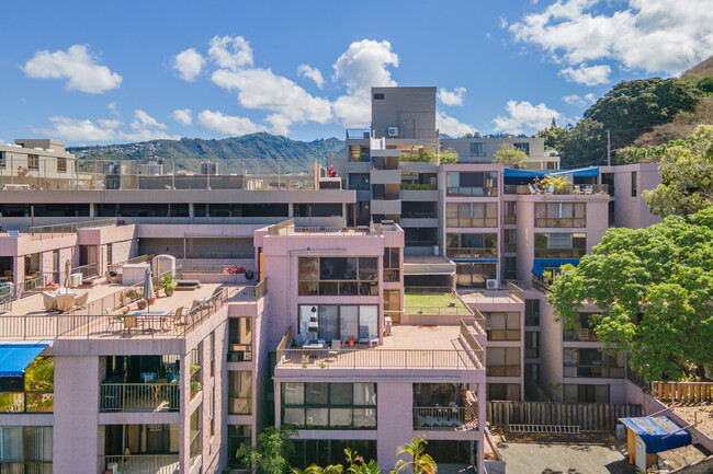 Dowsett Point in Honolulu, HI - Foto de edificio - Building Photo