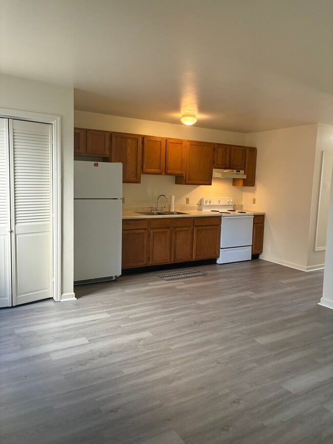 property at 933 Pulaski Hwy