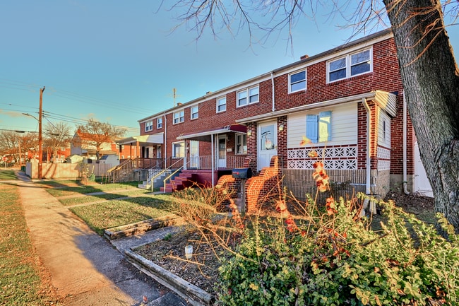 1421 Hopewell Ave in Essex, MD - Building Photo - Building Photo
