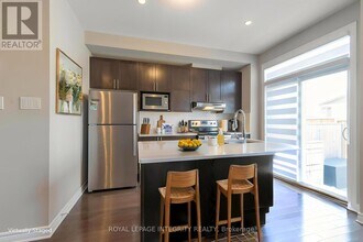 652 Aubépines Dr in Ottawa, ON - Building Photo - Building Photo