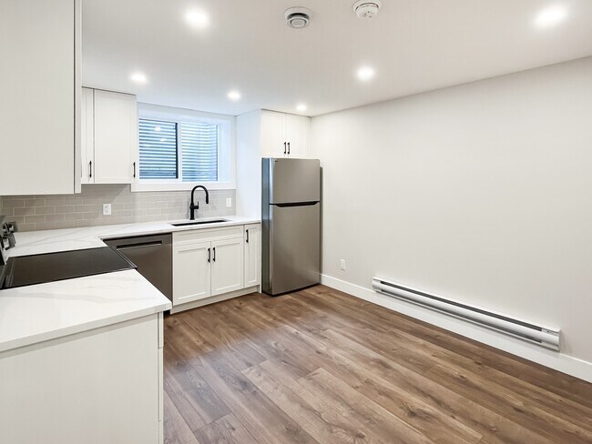 2620-26228 28 Ave SW in Calgary, AB - Building Photo - Building Photo