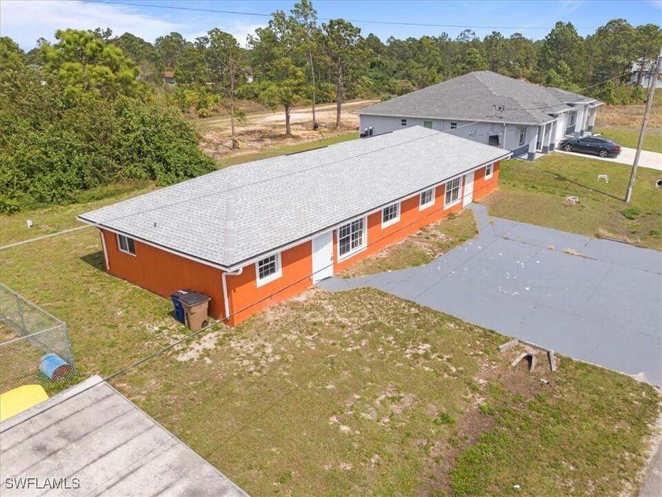 20 W 12th St in Lehigh Acres, FL - Building Photo